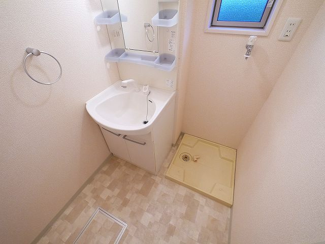 クレストハウスの独立洗面台|使いやすい独立洗面台です