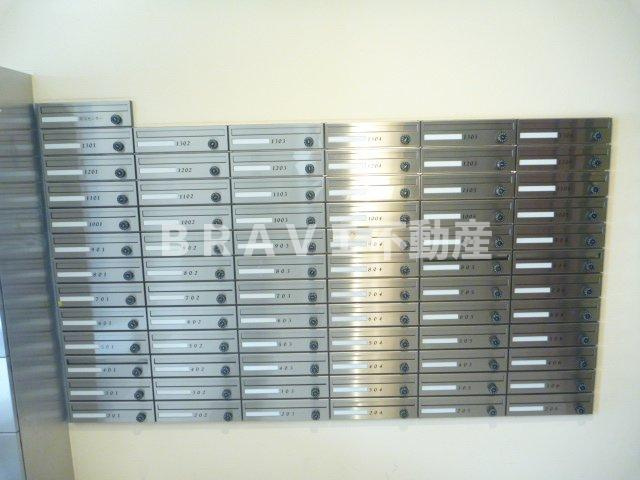 La Douceur心斎橋（ラ　ドゥーセルシンサイバシ）　BRAVI不動産のその他共用部分|【La Douceur心斎橋】メールボックス