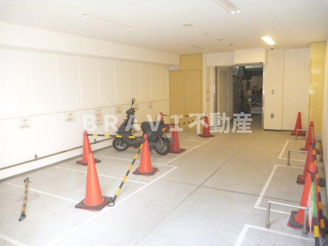 La Douceur心斎橋（ラ　ドゥーセルシンサイバシ）　BRAVI不動産のその他共用部分|【La Douceur心斎橋】バイク置場