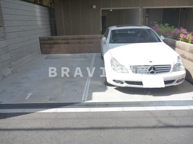 La Douceur心斎橋（ラ　ドゥーセルシンサイバシ）　BRAVI不動産の駐車場|【La Douceur心斎橋】駐車場です