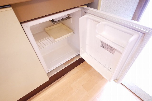 奈良アサカハイツの設備|ミニ冷蔵庫付きです。