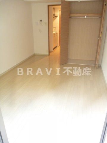 アーバネックス大阪城WEST（アーバネックスオオサカジョウウェスト）　BRAVI不動の洋室|【アーバネックス大阪城WEST】ゆったりした洋室です