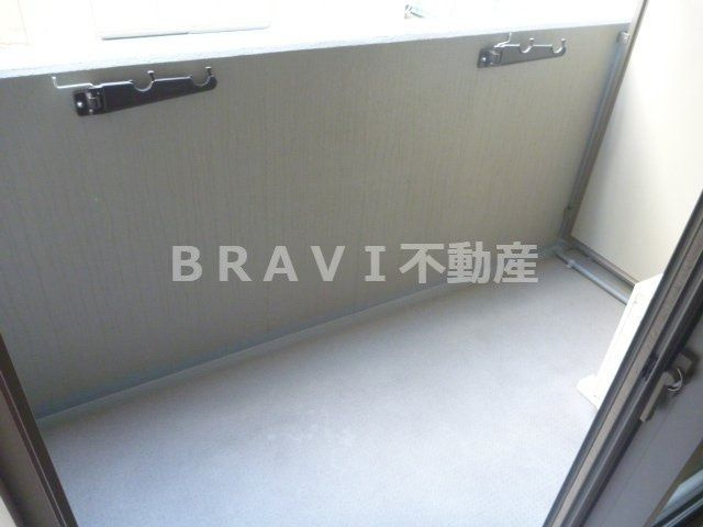 アーバネックス大阪城WEST（アーバネックスオオサカジョウウェスト）　BRAVI不動のバルコニー|【アーバネックス大阪城WEST】外からの目が気にならないバルコニーで洗濯物が干せます
