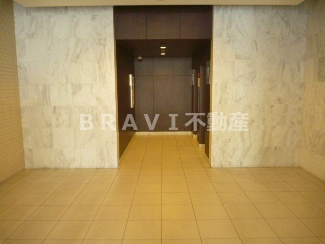 アーバネックス大阪城WEST（アーバネックスオオサカジョウウェスト）　BRAVI不動のエントランス|【アーバネックス大阪城WEST】清潔なエントランスです