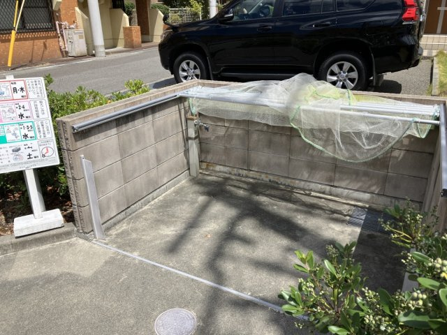 サンパレス魚住の駐車場