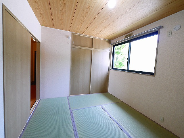サンビレッジ学園前東坂　G棟の和室|きれいな和室です