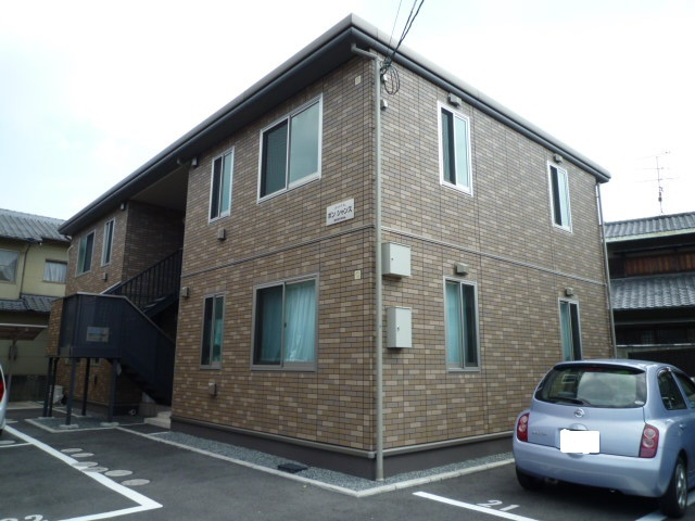 倉敷市白楽町のアパートの外観