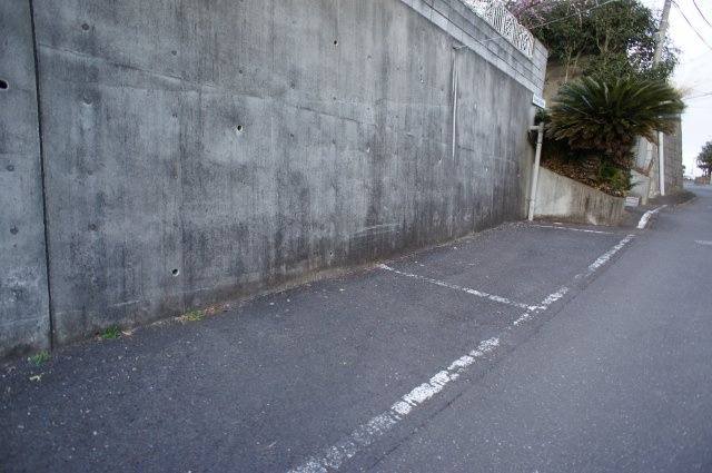 リバーサイドマンションの駐車場