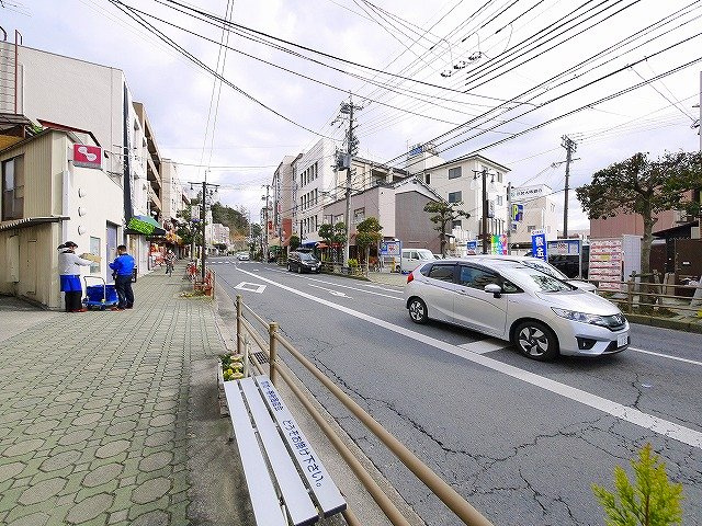 富雄ビルの周辺