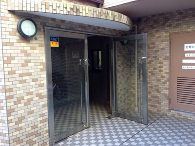 【エントランス】 | リベルテ鴨居 | エントランス部分