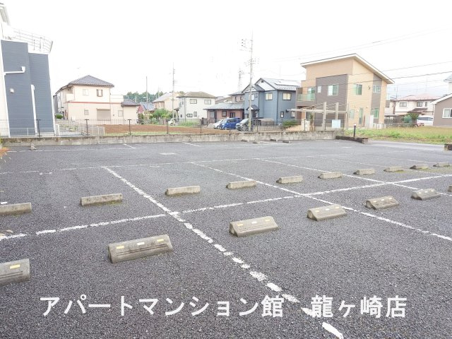 リュウガオカチュウオウの駐車場