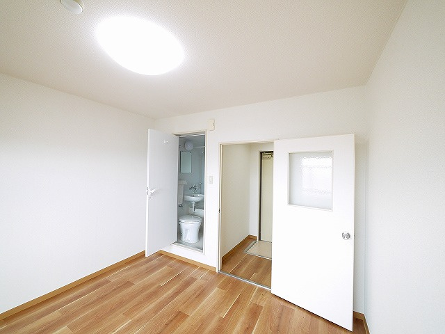 コーポ諏訪西大寺の内装|過ごしやすい室内です