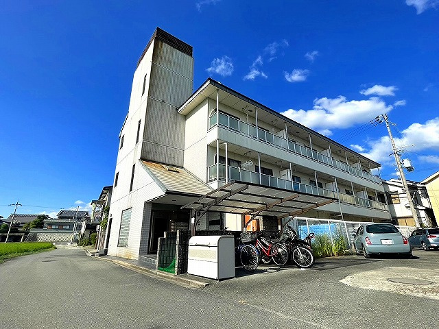 シャトレーハイツ光峰の外観|キレイな外観です。