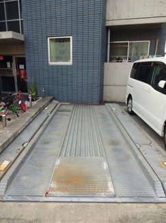 【駐車場】