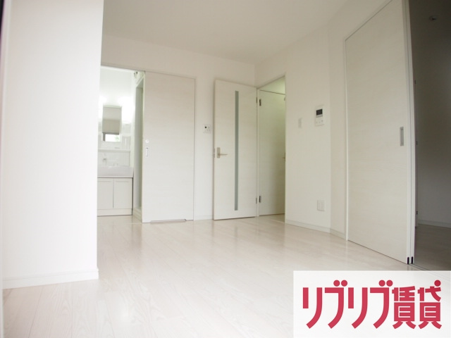 ハーミットパープルの居間・リビング