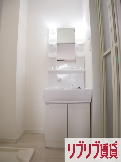 ハーミットパープルの独立洗面台