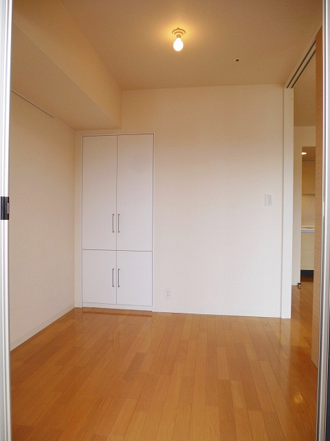 ParkAxis仲御徒町の設備|４帖の洋室です