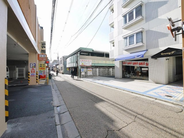 門口店舗の周辺
