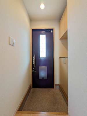 【玄関】 | メゾンフリューゲル