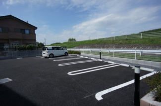 【駐車場】