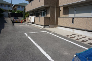 【駐車場】