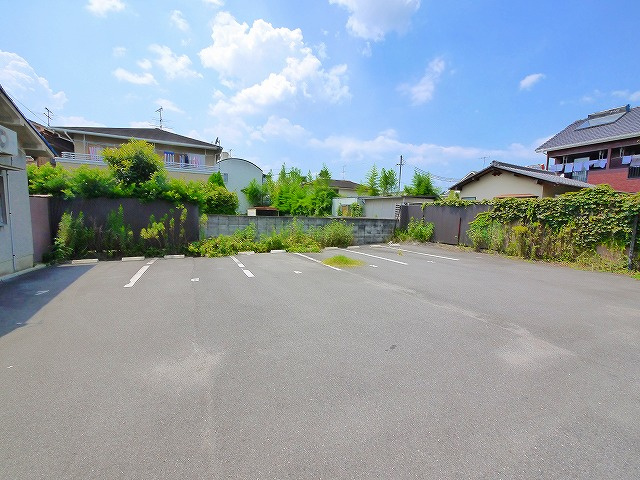 サンハイツ（西笹鉾町）の駐車場