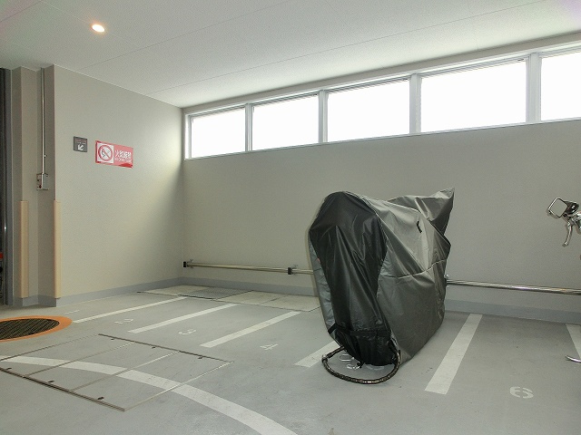 ParkAxis浅草・田原町の設備|屋内バイク置き場