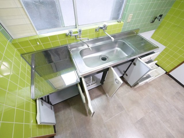 マンション廣岡のキッチン|使いやすいキッチンです