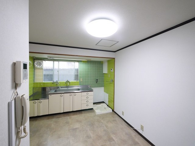 マンション廣岡の居間・リビング|ゆったり過ごせる居間です