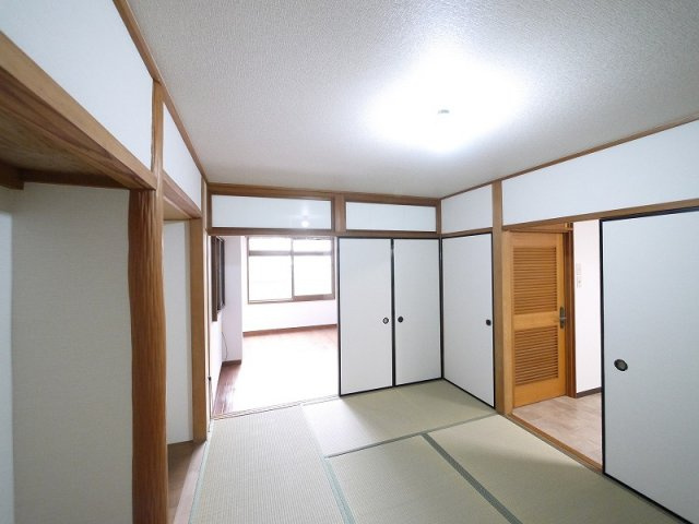 マンション廣岡の和室|きれいな和室です