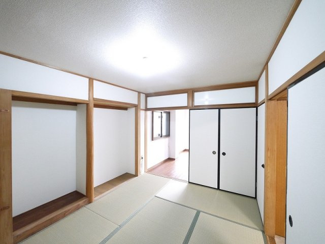 マンション廣岡の和室|和室ならではの温かな和の空間で寛ぎの時間を過ごせます