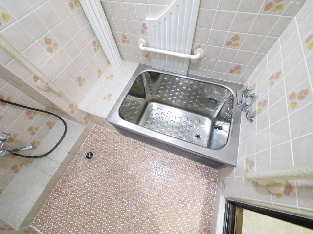 マンション廣岡の浴室|ゆったり過ごせるお風呂です