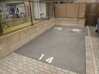 【駐車場】