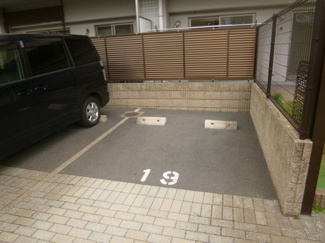 【駐車場】
