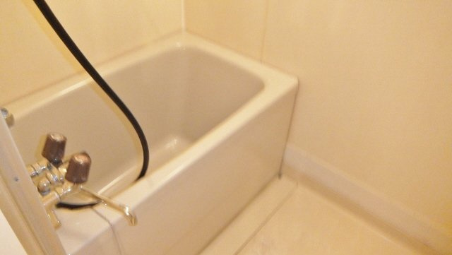 市川グリーンタウン磯貝の浴室|追い焚き付きの浴室です★