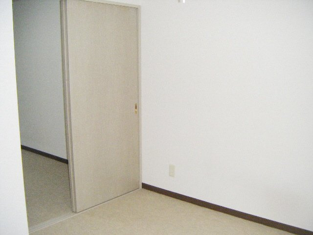 ライオンズマンション船橋第７の居間・リビング|人気の分譲タイプです。