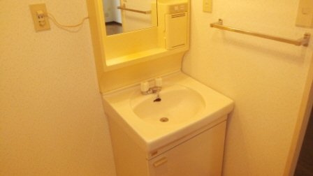 モントレー西船の洗面所|独立洗面台です