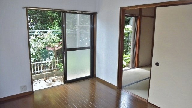 ベルーライト２１の居間・リビング|洋室6帖