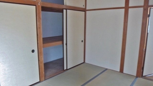 ベルーライト２１の居間・リビング|和室6帖