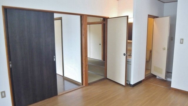 ベルーライト２１の居間・リビング|ダイニング8帖