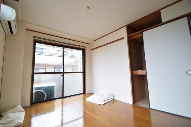 ハイムサイ７０の居間・リビング|風通しの良いお部屋です