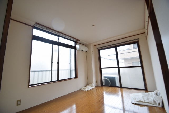 ハイムサイ７０の居間・リビング|洋室６帖