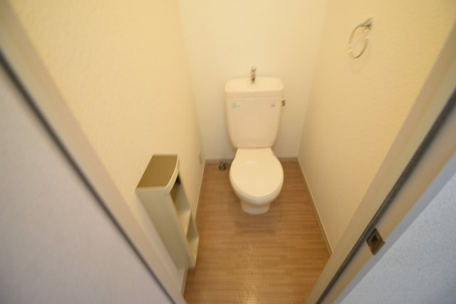 モンピエス船橋のトイレ|広めのトイレです。