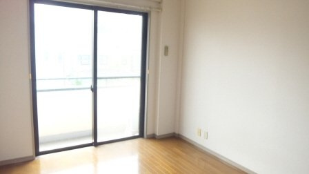 ＷＩＺの居間・リビング|エアコン完備です