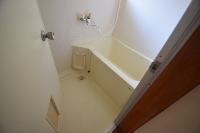 シュロスＴＹの浴室|ゆったり過ごせるお風呂です