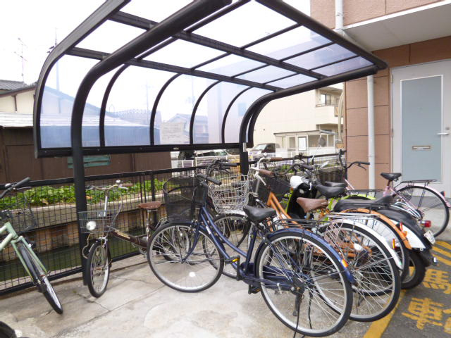 倉敷市中庄の賃貸マンションのその他共用部分|自転車置き場