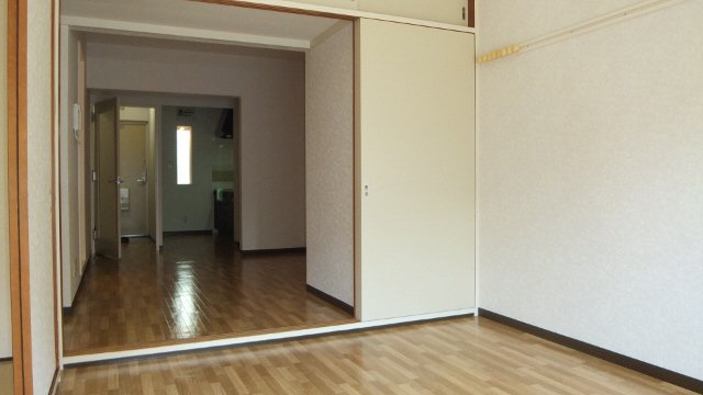 ゴールデンタウン岡崎の内装|フローリングも綺麗です