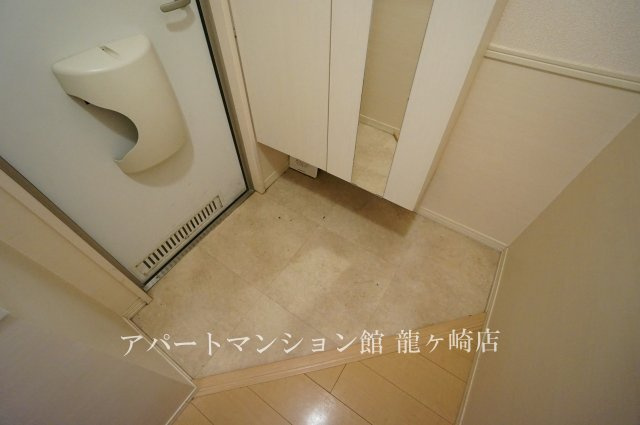 デルソーレ久保台Ａ棟の玄関