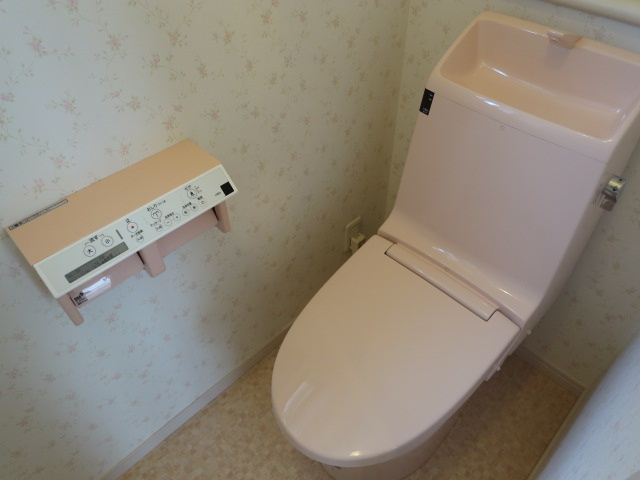 入間市東藤沢２丁目の一戸建てのトイレ