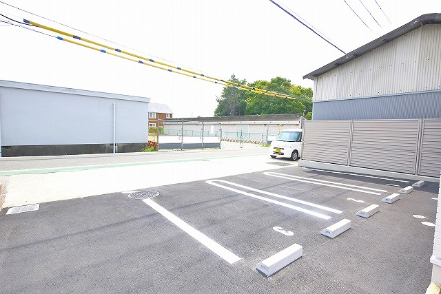 グランツ（杏町）の駐車場|駐車場完備です